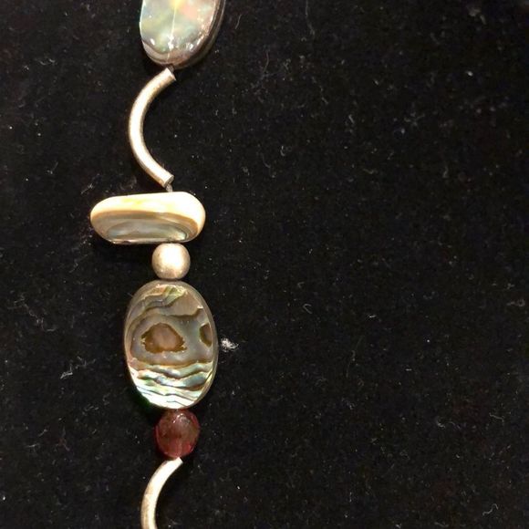 Handmade alabaster and sterling silver necklace - Picture 5 of 8